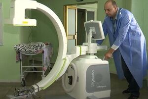 Для больницы в Днепре передали аппарат ИВЛ, портативный рентгенаппарат и наркозную станцию, которые помогут врачам спасать больше людей со сложными травмами