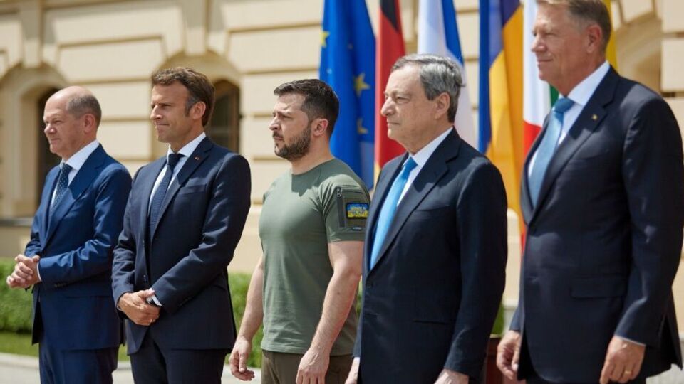 Европейские лидеры заинтересованы в том, чтобы Украина в переговорах с Россией находилась в наиболее выгодной для себя позиции, заявил пресс-секретарь Владимира Зеленского