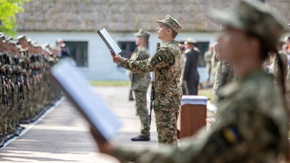 В Минобразования опровергли информацию о составлении списков выпускников призывного возраста