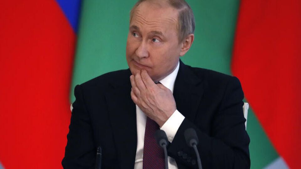 Путін зробив із РФ "нерукоподаваного ізгоя", зазначив Подоляк (на фото)