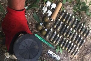 Частину арсеналу знищили, частину передали українським військовим