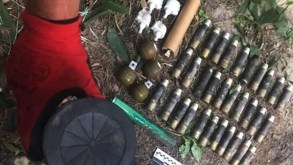 Частину арсеналу знищили, частину передали українським військовим