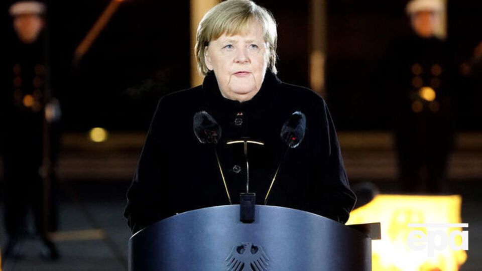 Меркель заявила, що незадовго до відставки з посади канцлера її вплив на Путіна ослаб