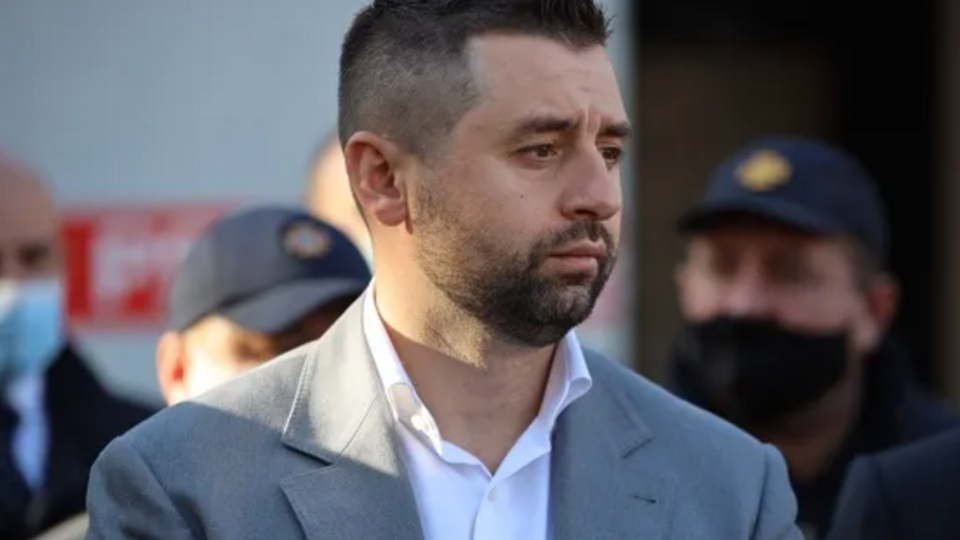 Арахамія заявив, що наразі Україна не розглядає можливості відновлення переговорів із РФ