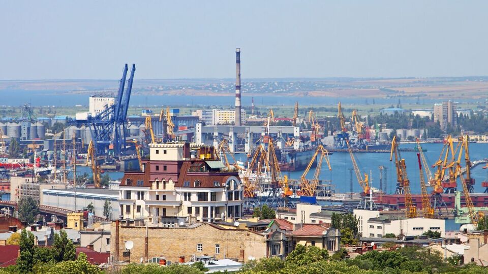 В портах Одесской области заблокировано 39 иностранных гражданских судов, сообщил Марченко