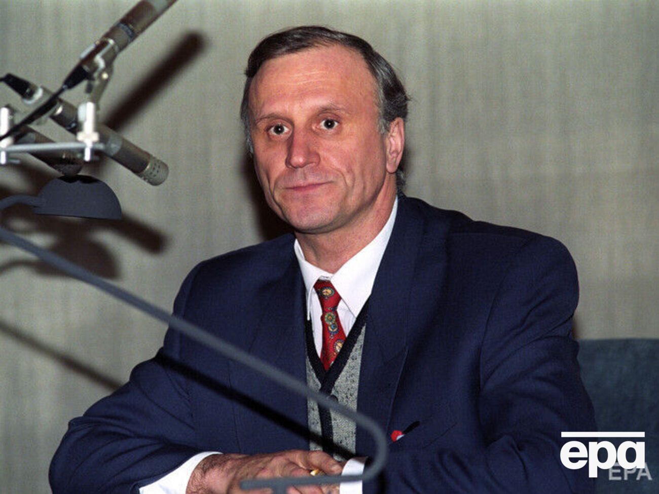 76-летний Бурбулис (фото сделано в 1993 году)&nbsp;не болел и "прекрасно себя чувствовал", заявил его пресс-секретарь