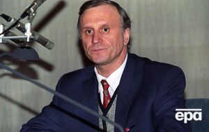 76-летний Бурбулис (фото сделано в 1993 году) не болел и "прекрасно себя чувствовал", заявил его пресс-секретарь