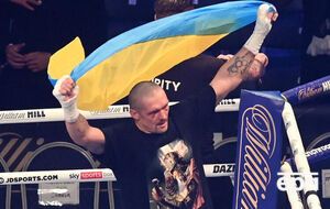 Первый бой Усика и Джошуа прошел в Лондоне, украинский боксер выиграл по очкам