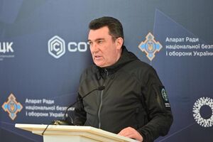 Данілов: Якщо в усьому світі ціна за бензин, умовно, €2 за літр, то як у нас може бути €1?