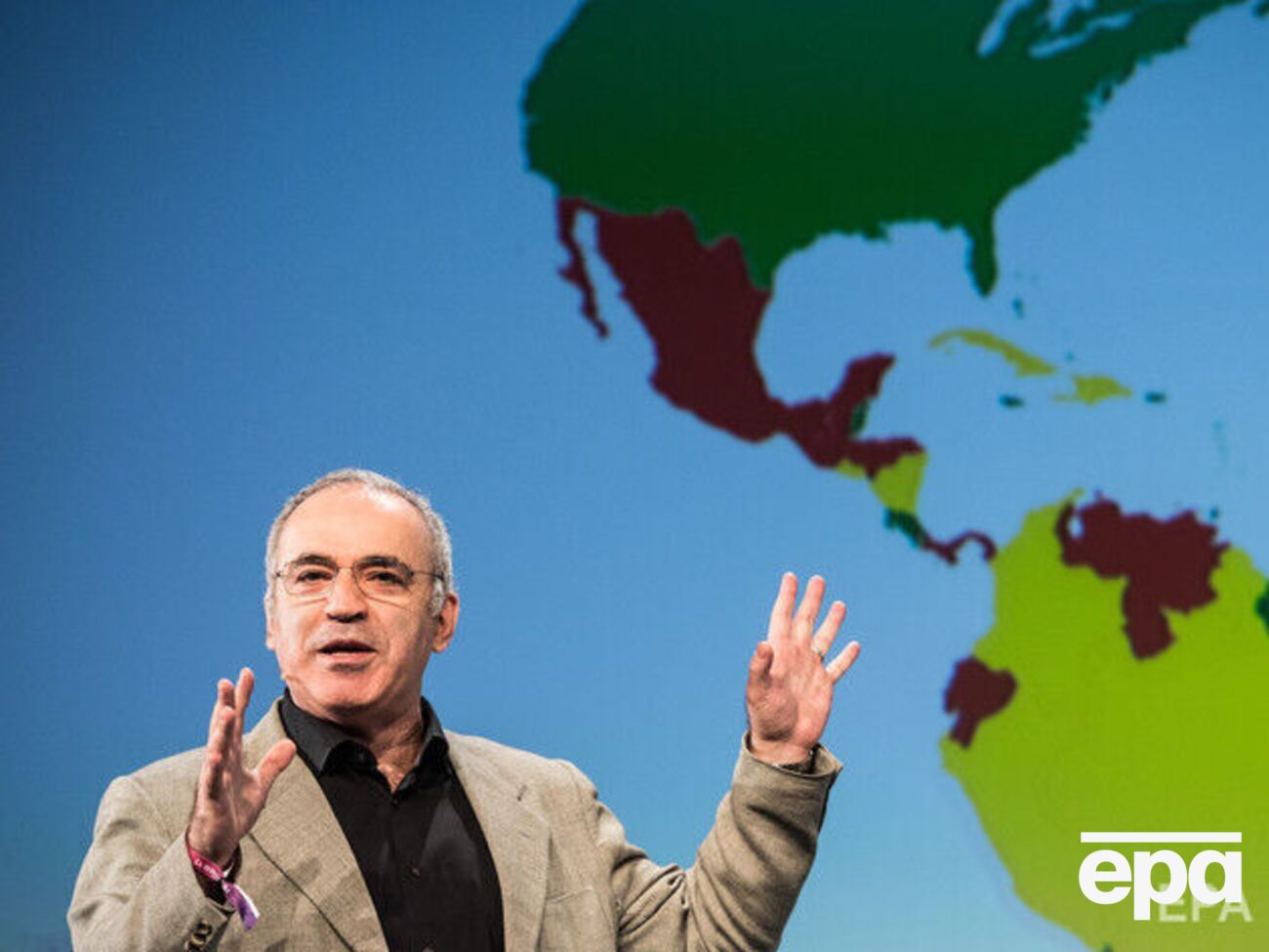 Я, Немцов, Кара-Мурза боролись за санкции против России, но многие оппозиционеры в РФ были против, создавая нам имидж "городских сумасшедших"