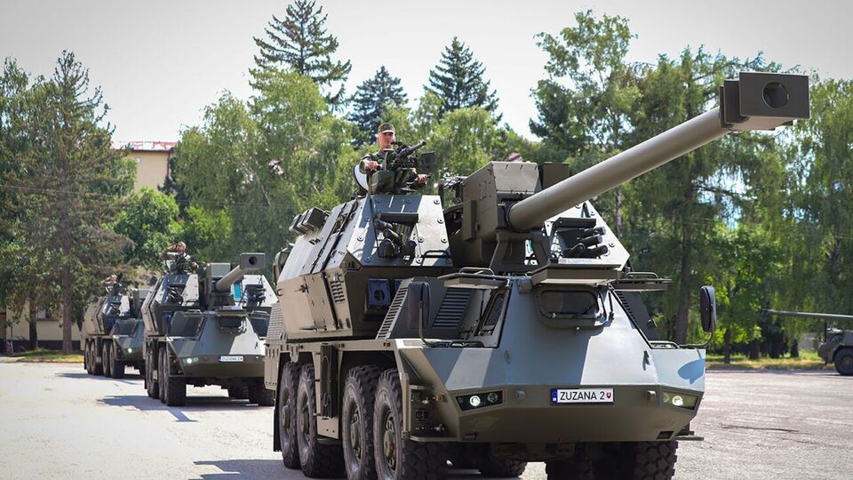 Вісім одиниць САУ Zuzana 2 доправлять в Україну, зазначив глава міноборони Словаччини
