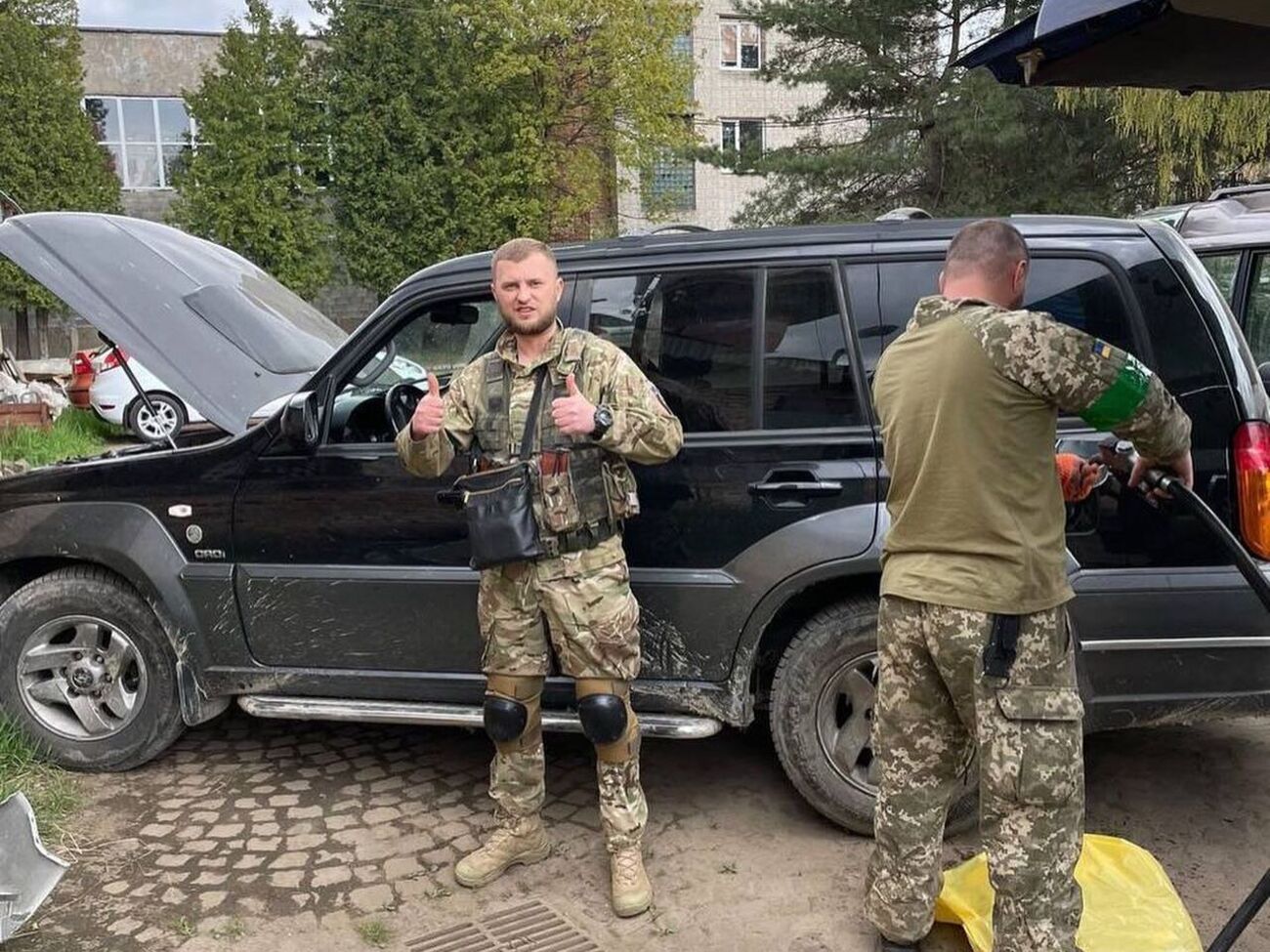 Українці забезпечують армію та спеціальні служби транспортом