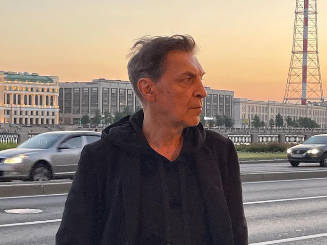 Все эти Макроны ошибаются, считая, что Путина можно умиротворить, дав ему отгрызть кусок Украины. Они очень плохо знают психиатрию