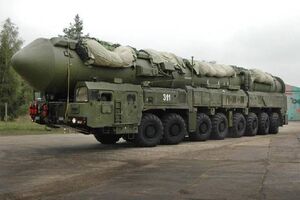 Російські військові залучили до навчань пускові установки комплексу "Ярс"