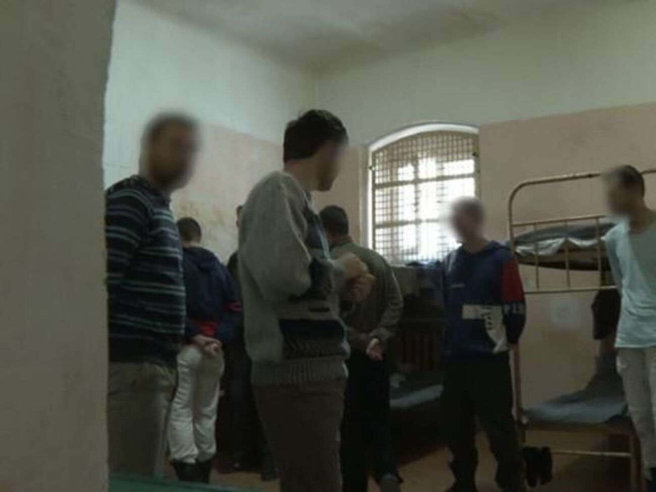 Усі полонені пройшли перевірку на поліграфі. Шишимарін зізнався в убивстві мирного жителя тільки на детекторі брехні