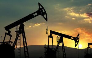 Согласно ряду отраслевых оценок, западные санкции могут сократить добычу в России на 2–3 млн баррелей в сутки