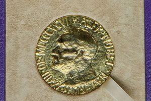 Муратов оголосив, що продасть медаль, 22 березня