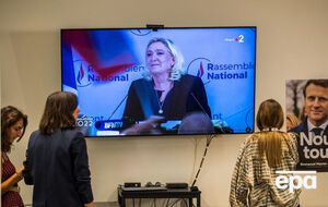 У другому турі парламентських виборів у Франції перемогла пропрезидентська коаліція "Разом", втративши водночас більшість