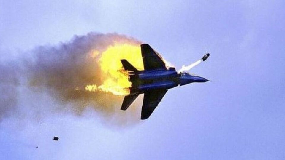 Українські військові збили літак і взяли в полон пілота