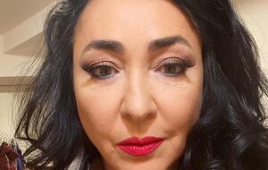 Лолита: Теперь моя очередь зарабатывать на старых шлепках