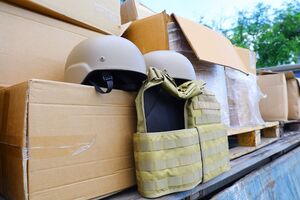 Військові зазначають, що потреба у бронежилетах і касках є завжди
