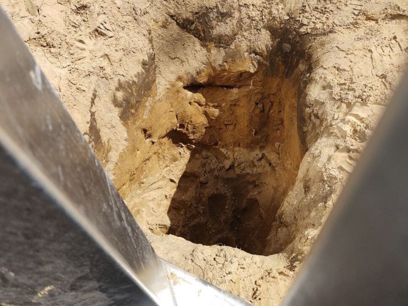 Підкоп намагалося зробити шестеро військових Білорусі
