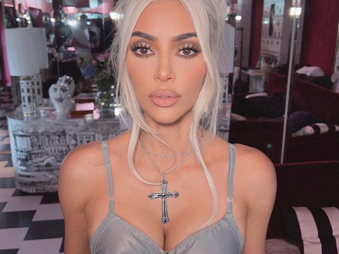 Кардашян показала косметику собственного бренда