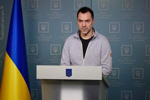 Арестович: Кремль розуміє, що, якщо білоруську армію погнати в Україну, це буде найбільше поповнення ЗСУ озброєнням і технікою
