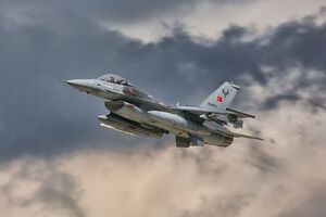 У 2016 році Данія вирішила купити флот винищувачів F-35 у компанії Lockheed Martin, плануючи списати свої F-16 2024 року