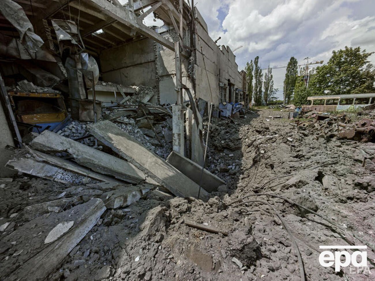 Российские оккупанты разрушают дома и объекты инфраструктуры в Украине