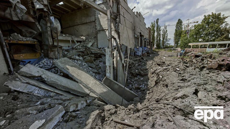 Російські окупанти руйнують будинки та об'єкти інфраструктури в Україні