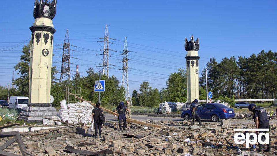Подоляк: Харьков стоял, стоит и будет стоять