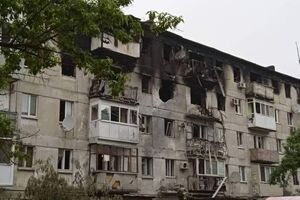 Окупанти продовжують знищувати Сєвєродонецьк та Лисичанськ