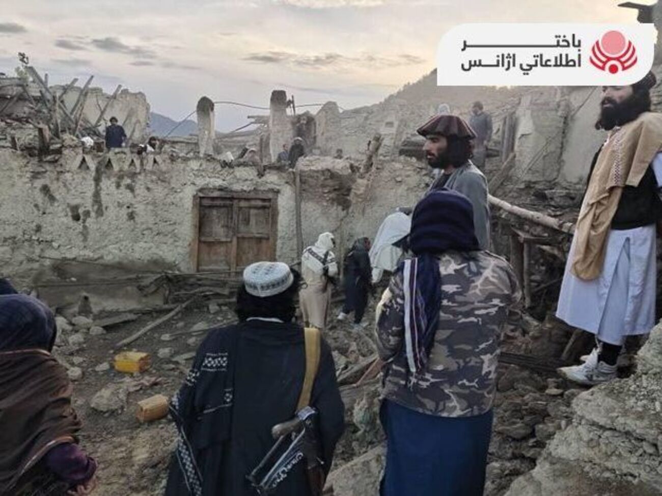 Мощное землетрясение на востоке Афганистана унесло жизни по меньшей мере 920 человек