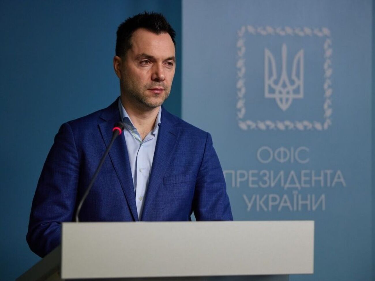 Арестович: Вони дають, але дають так, щоб ми не стали надто сильними