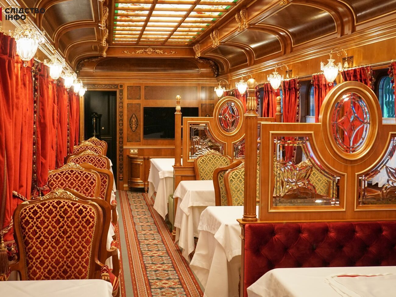 Вагон-ресторан обнаружили на территории усадьбы Медведчука