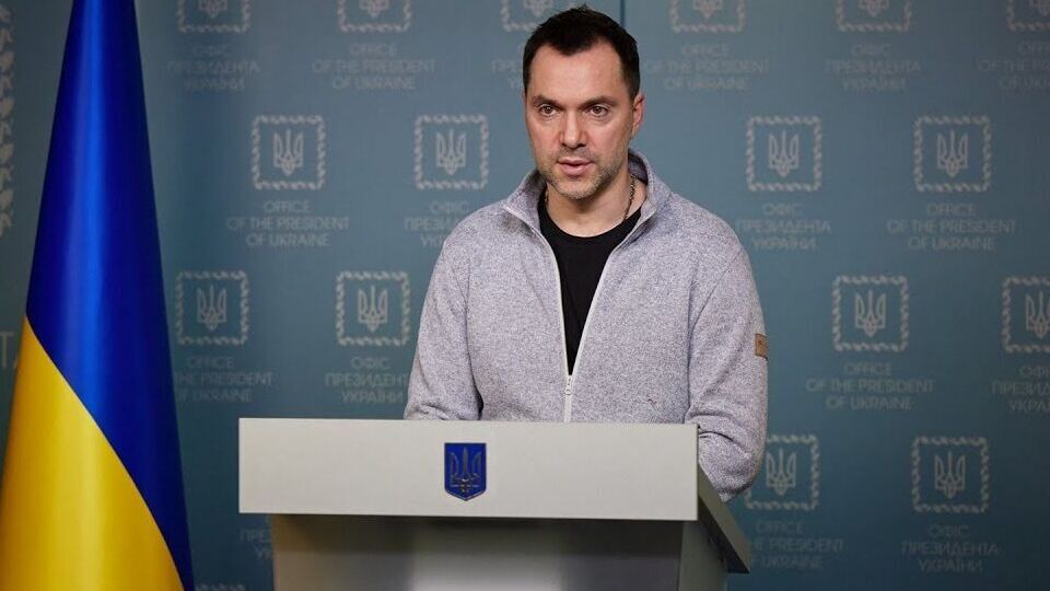 Арестович сказал, что у российских оккупантов есть "добровольные украинские помощники очень серьезного уровня"