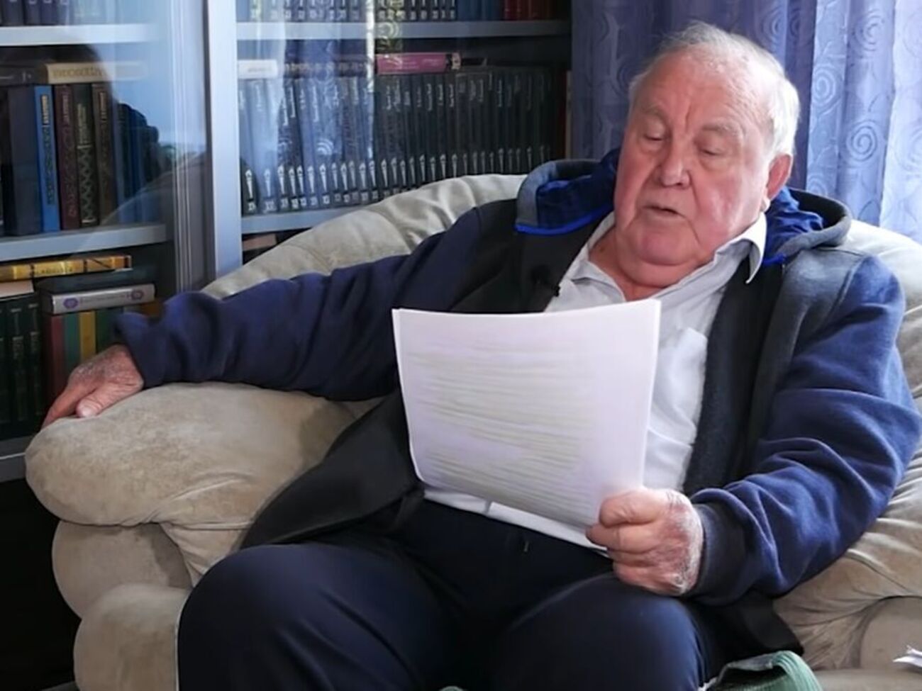 Полторанин:&nbsp;Кинулись, а алюминия не стало, хрома не стало, меди не стало, урана не стало, палладия тоже... Все продали. А покупать&nbsp;&ndash; денег нет. Но есть рядом Украина