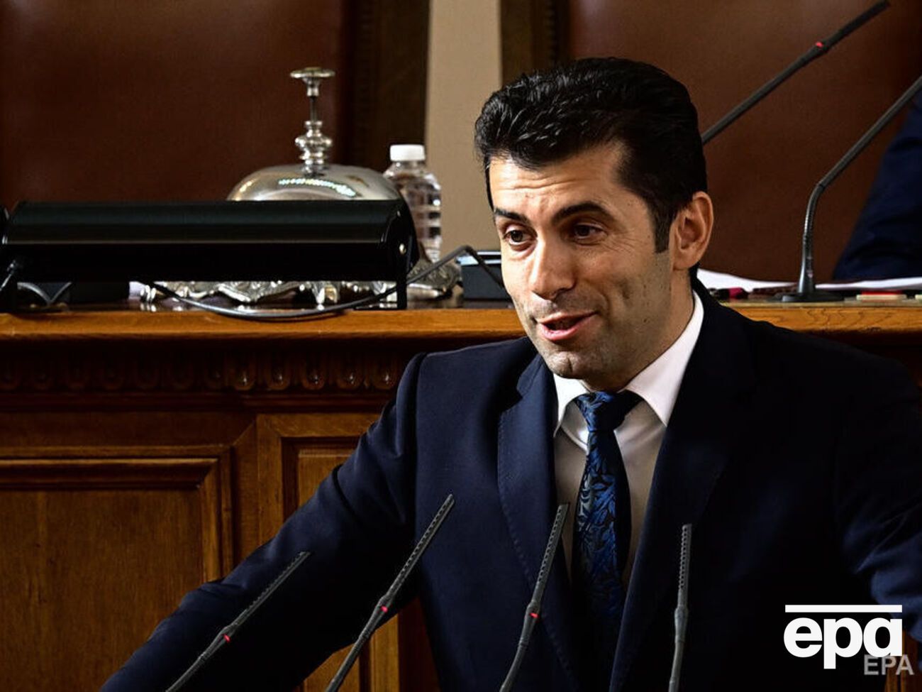 Петков возглавил правительство Болгарии полгода назад