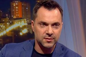 Арестович: Я іноді плачу ночами, кусаючи подушку, розмазуючи сльози, від того, що мене ніхто не розуміє