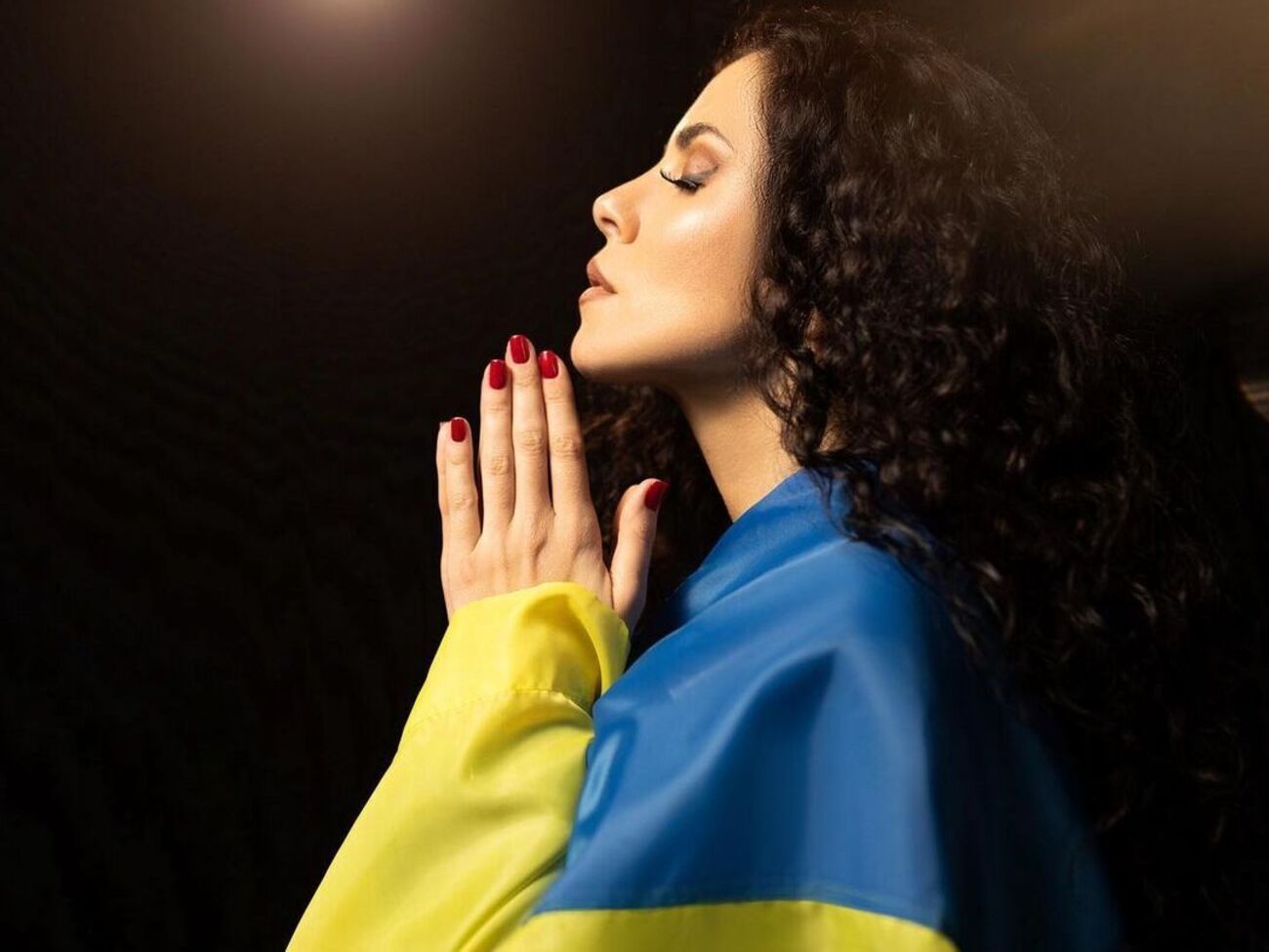 Каменських, серед інших артистів, узяла участь у зйомках кліпу на пісню "Ми з України"