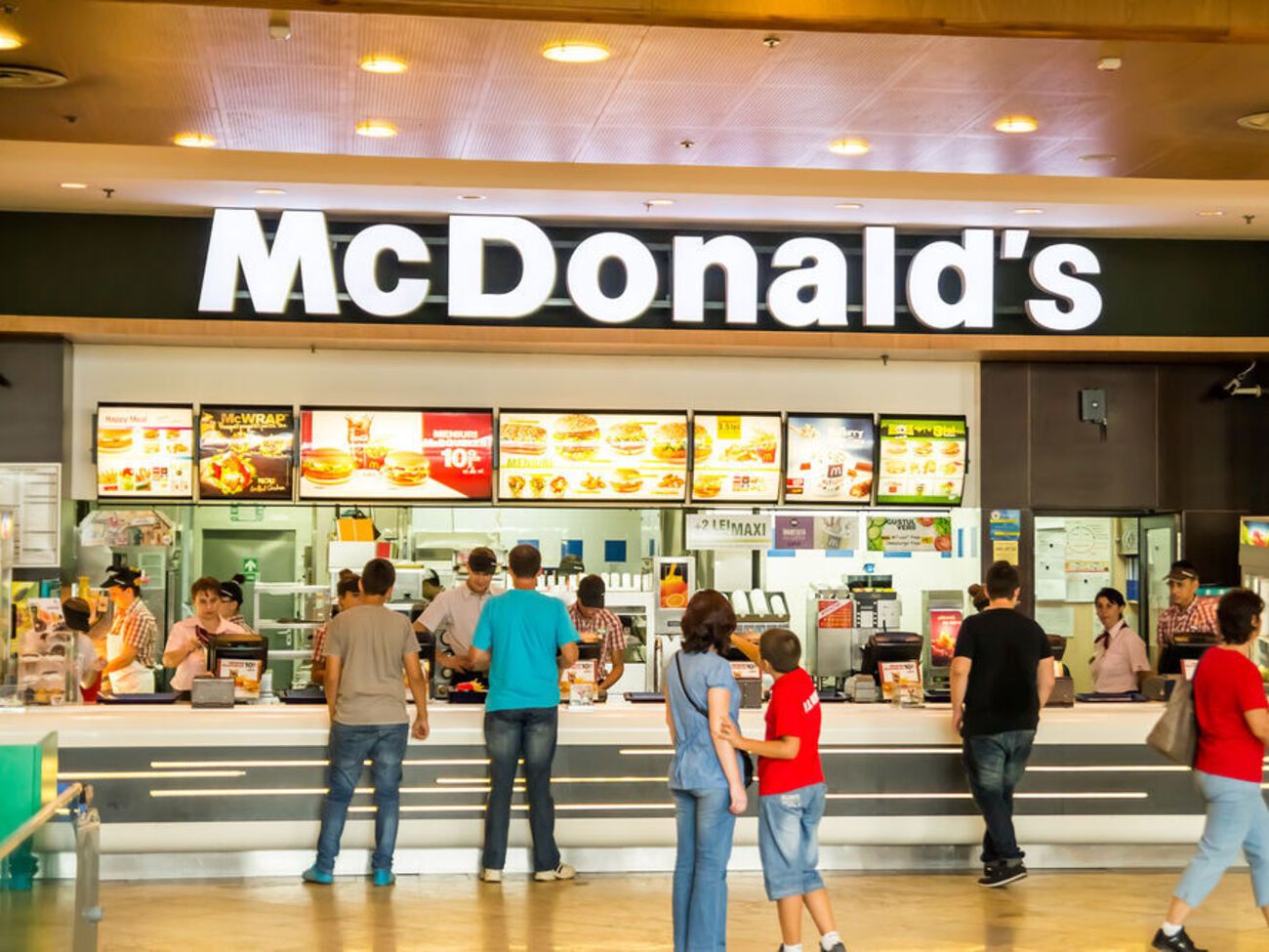У McDonald's в Україні до війни було 107 ресторанів, дев'ять із них пошкоджено внаслідок бойових дій