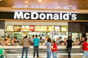 У McDonald's в Україні до війни було 107 ресторанів, дев'ять із них пошкоджено внаслідок бойових дій