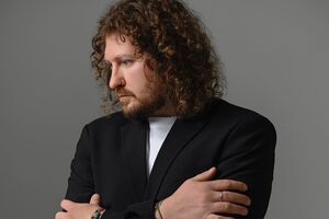 Чемеров: Картинка точно передает настроение песни, а концепция дает понять, что все мы под прицелом, мы все в опасности