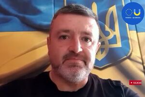 Братчук говорит, что официального подтверждения удара ВСУ по платформам в Черном море нет, но неофициально "там что-то горит"