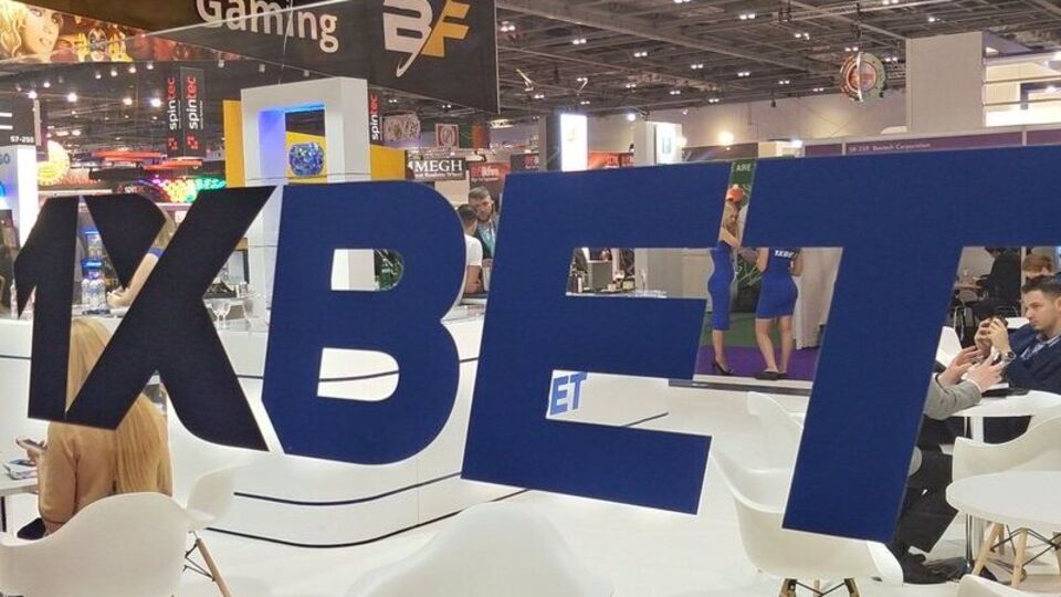 Delo.ua пише, що торгова марка 1xbet була зареєстрована в Україні 2015 року на кіпрську компанію Navasard Limited