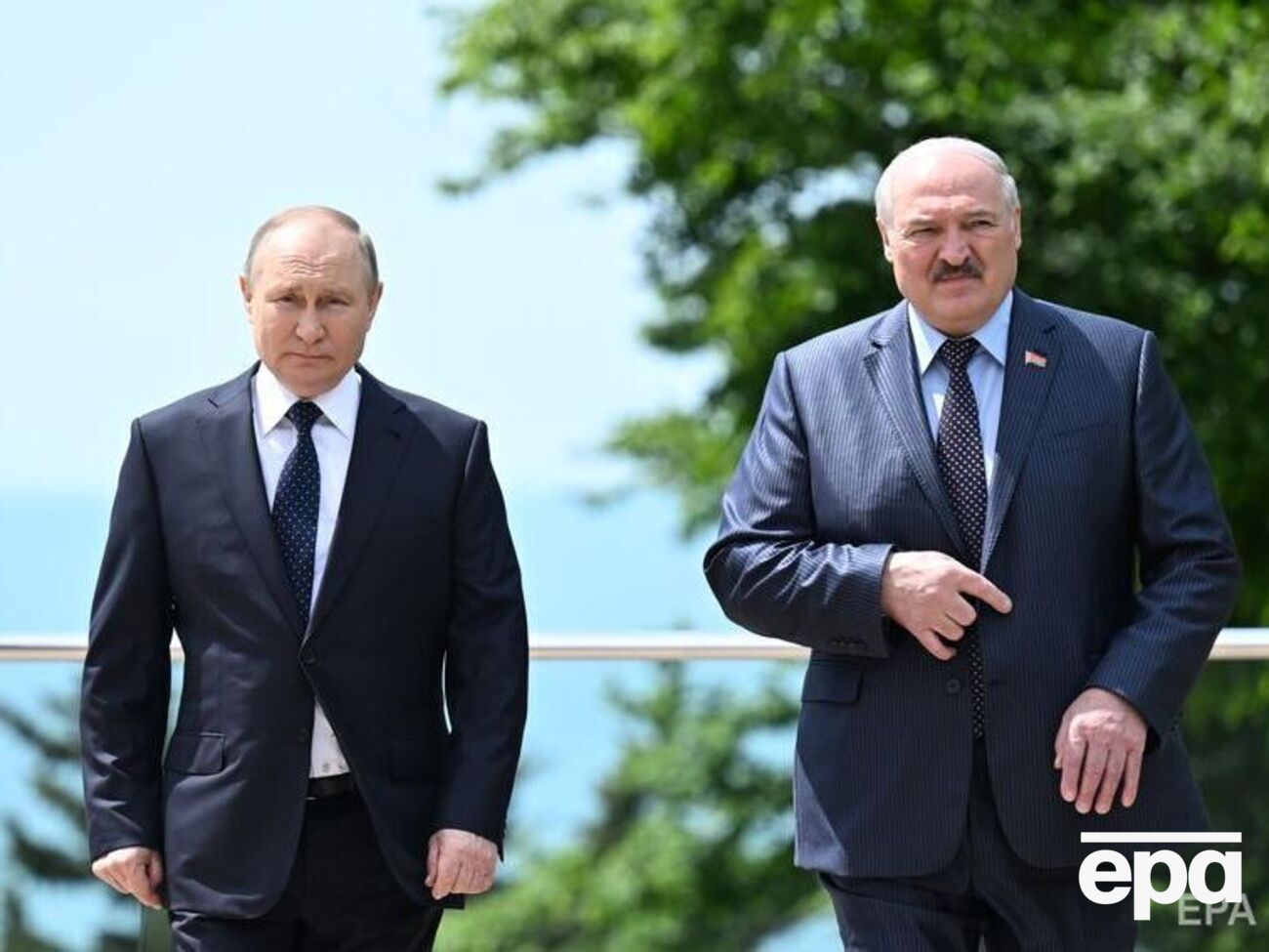 Лукашенко (справа) поехал в Путину (слева) 23 июня