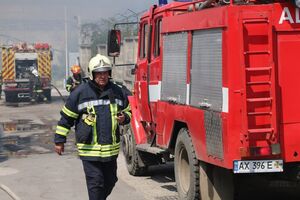 Спасателям пришлось тушить пожар в спорткомплексе одного из вузов Харькова после обстрела оккупантов