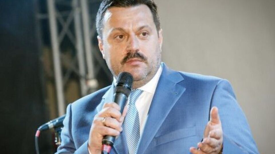 С Деркачом лично работало высшее руководство ГРУ, а депутат успешно "осваивал" бюджеты, присваивая деньги оккупантов, утверждают в СБУ