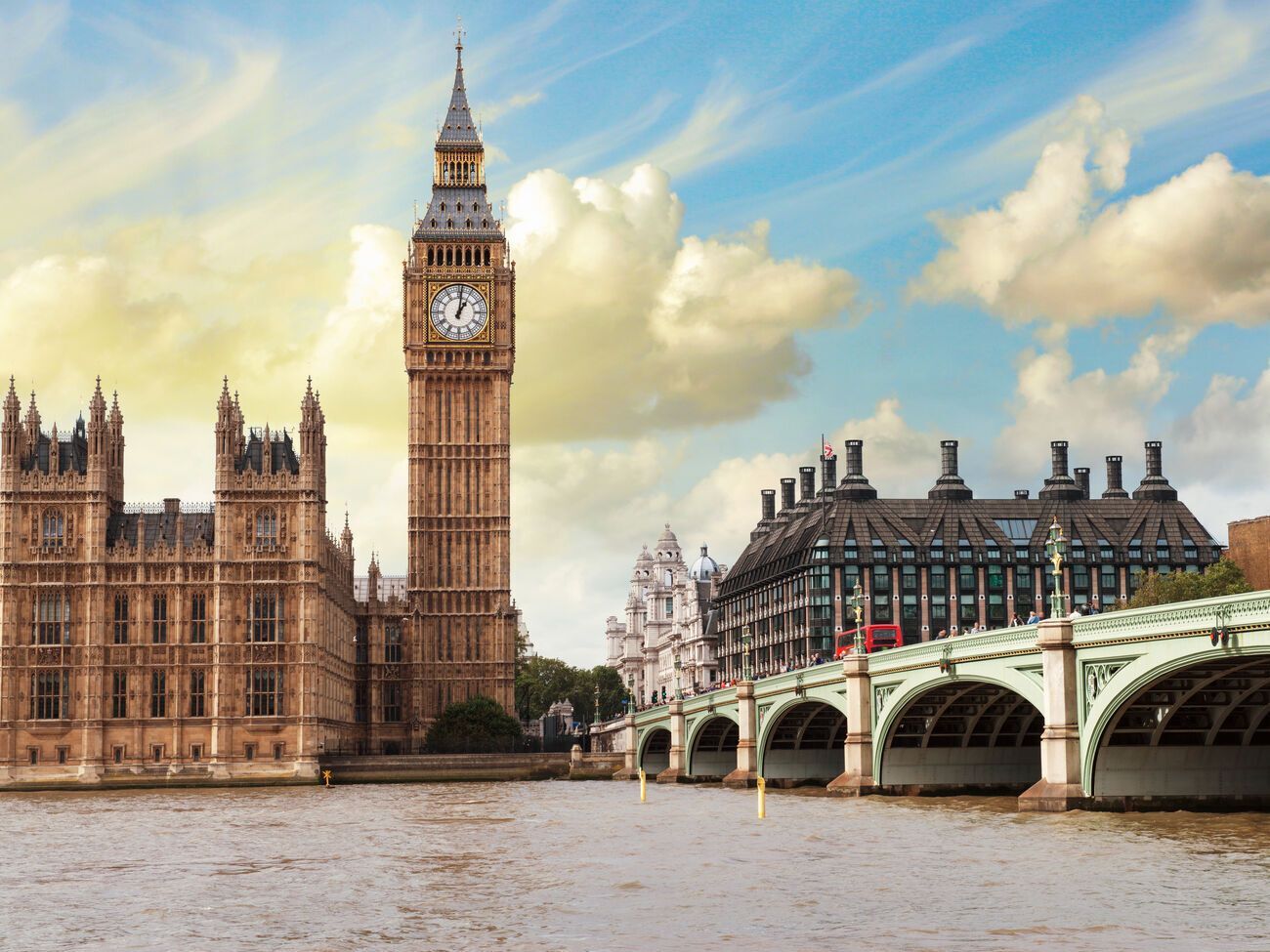 Кристально ясно, что угроза миру исходит от англосаксов, пояснил цель бомбить Лондон соратник Путина